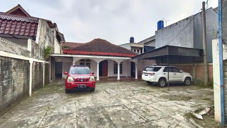 DISEWAKAN RUMAH COCOK UNTUK KANTOR/GUDANG DI JAGAKARSA