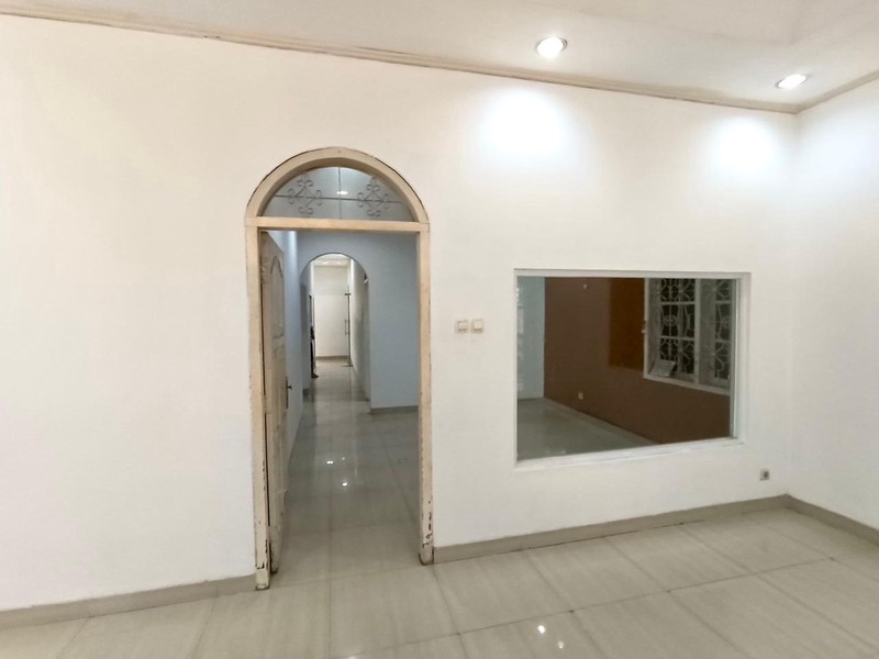 DISEWAKAN RUMAH COCOK UNTUK KANTOR/GUDANG DI JAGAKARSA