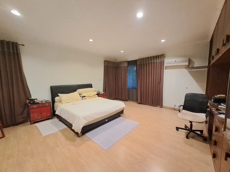 Rumah Mewah Style Modern di Lingkungan Nyaman CitraGrand Cibubur  /  A Luxury Modern House in CitraGrand Cibubur