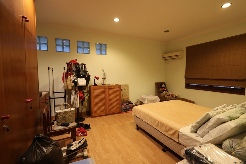 Rumah Mewah Style Modern di Lingkungan Nyaman CitraGrand Cibubur  /  A Luxury Modern House in CitraGrand Cibubur