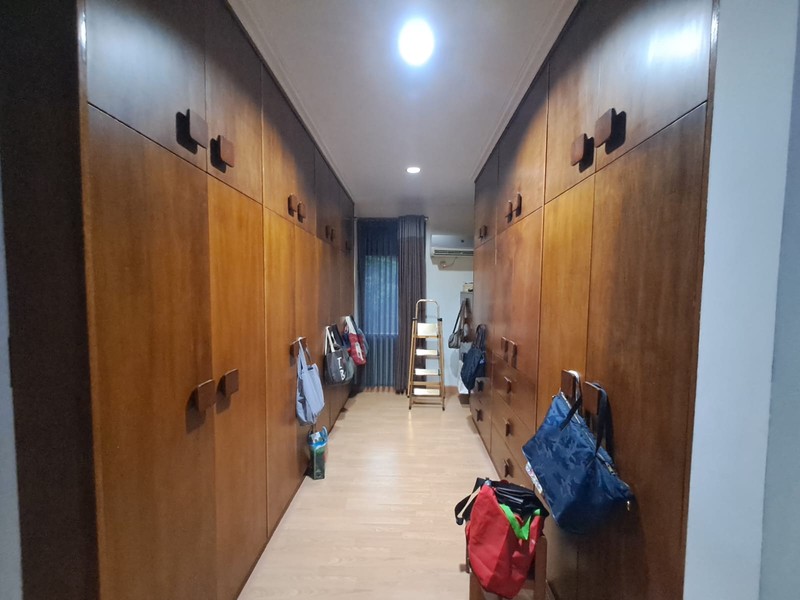 Rumah Mewah Style Modern di Lingkungan Nyaman CitraGrand Cibubur  /  A Luxury Modern House in CitraGrand Cibubur