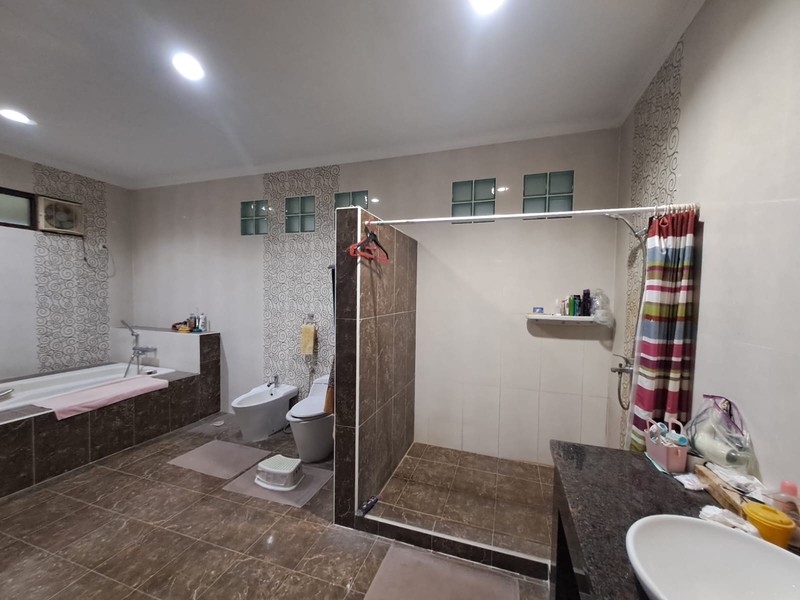 Rumah Mewah Style Modern di Lingkungan Nyaman CitraGrand Cibubur  /  A Luxury Modern House in CitraGrand Cibubur