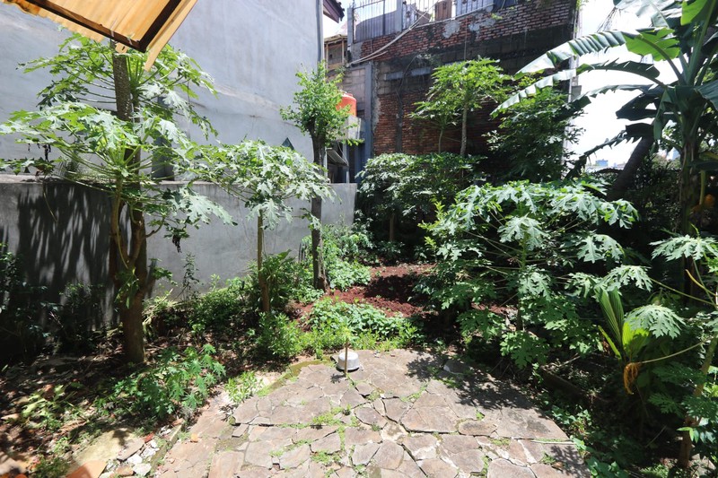 DIJUAL RUMAH KLASIK HITUNG TANAH DAERAH SLIPI KEMANGGISAN DEKAT KEBON JERUK / A classic & strategic house FOR SALE