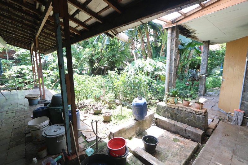 DIJUAL RUMAH KLASIK HITUNG TANAH DAERAH SLIPI KEMANGGISAN DEKAT KEBON JERUK / A classic & strategic house FOR SALE