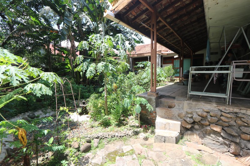 DIJUAL RUMAH KLASIK HITUNG TANAH DAERAH SLIPI KEMANGGISAN DEKAT KEBON JERUK / A classic & strategic house FOR SALE