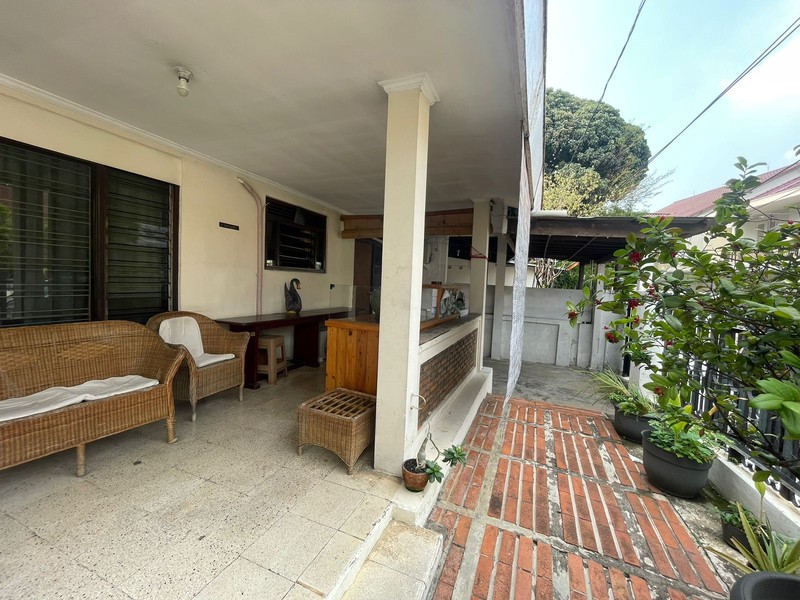 ijual Rumah Dua Lantai di Kebayoran Baru - Bisa untuk Hunian atau kost2an