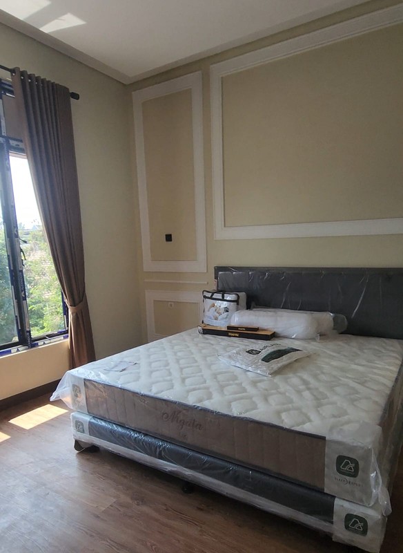 Rumah Di Anggrek Loka BSD Tangerang Selatan 