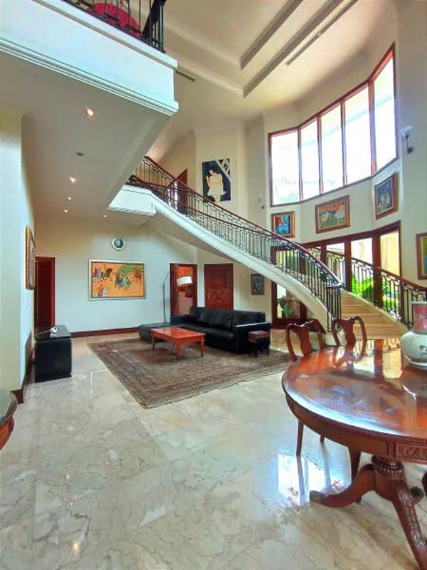 Dijual Rumah Bagus, Bangunan Kokoh dan Terawat, 2 Lantai di Bintaro Sektor 3