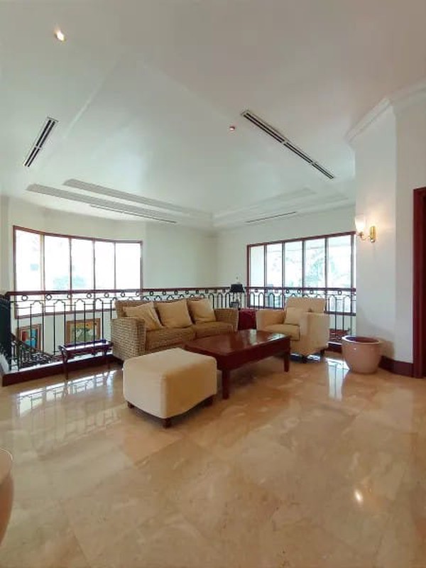 Dijual Rumah Bagus, Bangunan Kokoh dan Terawat, 2 Lantai di Bintaro Sektor 3