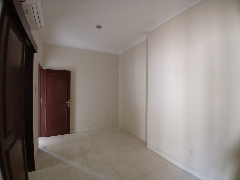 Dijual rumah dalam cluster 4 KT di Graha Hijau Ciputat dengan banyak Fasilitas 