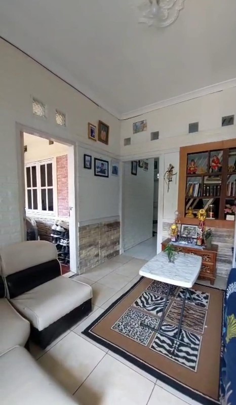 Dijual Cepat Rumah Asri Taman Tiga Putri - Cinere