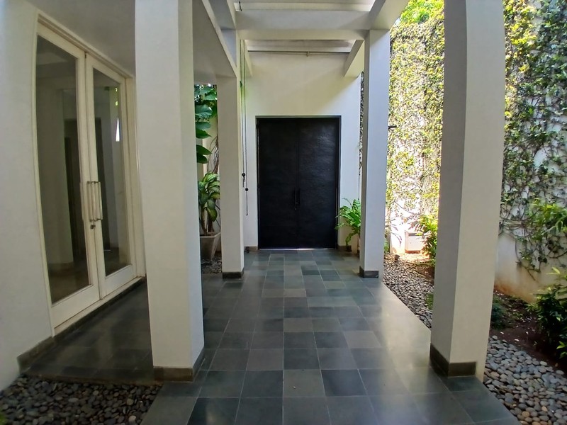 Dijual rumah bagus dan mewah 2 tingkat di Cilandak ,dekat ke MRT cipete