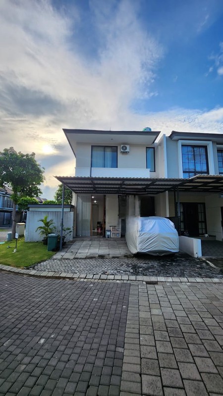 MURAH Dijual Rumah Semi Furnish   Dua Lantai  Perumahan Graha Natura  Sambikerep Surabaya