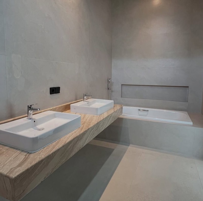 Dijual Rumah Newton Hill Citraland Surabaya - Mewah dan Baru Gress