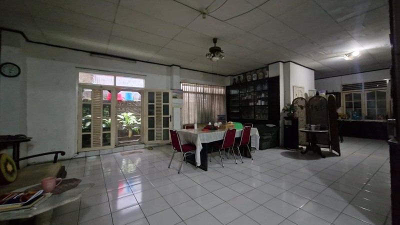 Dijual Rumah Lama Hitung Tanah Lokasi Strategis Di Jl. Laksana, Kebayoran Baru, Jakarta Selatan