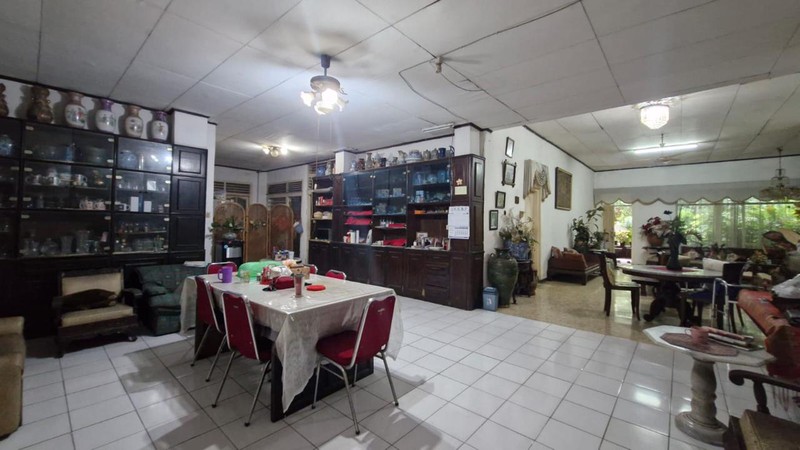 Dijual Rumah Lama Hitung Tanah Lokasi Strategis Di Jl. Laksana, Kebayoran Baru, Jakarta Selatan