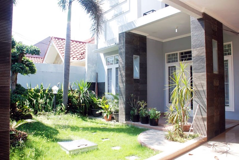 Rumah di ARAYA Tahap 2 Surabaya Timur, Minimalis Modern, Row Jalan Lebar, Siap Huni