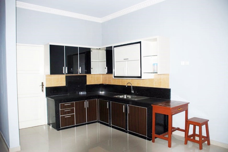 Rumah di ARAYA Tahap 2 Surabaya Timur, Minimalis Modern, Row Jalan Lebar, Siap Huni