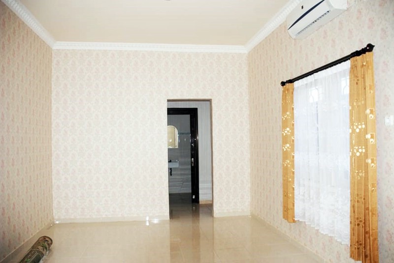 Rumah di ARAYA Tahap 2 Surabaya Timur, Minimalis Modern, Row Jalan Lebar, Siap Huni