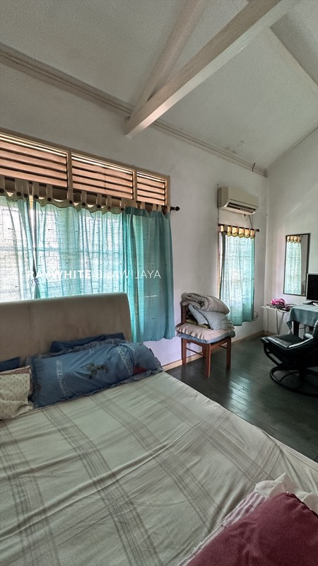 Rumah Lama Hitung Tanah Lokasi Strategis Area Andara Depok