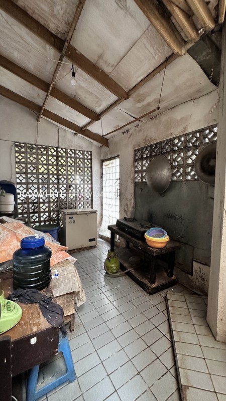 Rumah Lama Hitung Tanah Lokasi Strategis Area Andara Depok