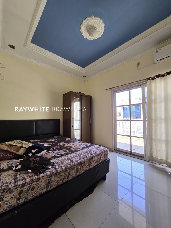 Rumah Siap Huni Bangunan 2 Lantai Area Kramat Jati 