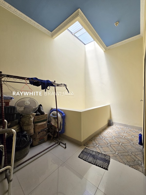 Rumah Siap Huni Bangunan 2 Lantai Area Kramat Jati 