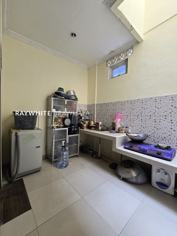 Rumah Siap Huni Bangunan 2 Lantai Area Kramat Jati 