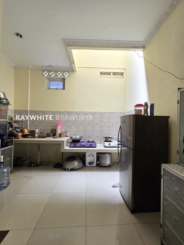 Rumah Siap Huni Bangunan 2 Lantai Area Kramat Jati 