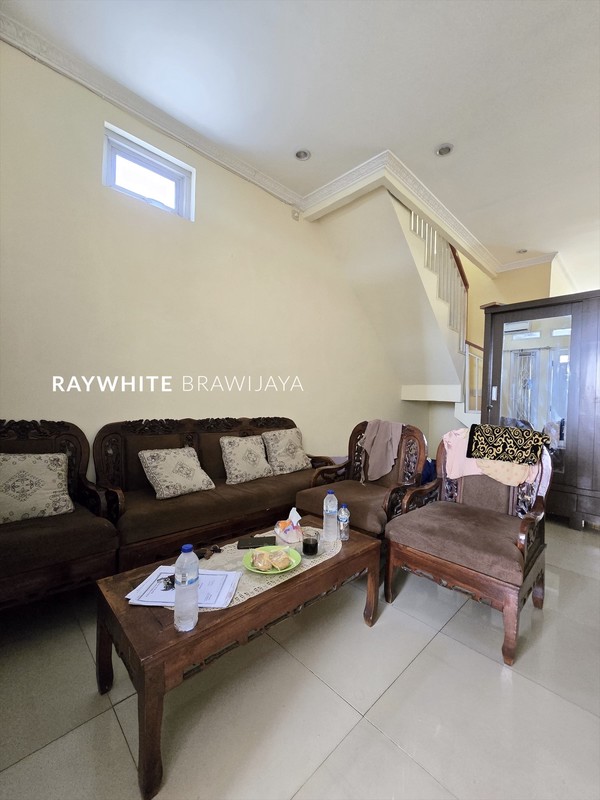 Rumah Siap Huni Bangunan 2 Lantai Area Kramat Jati 