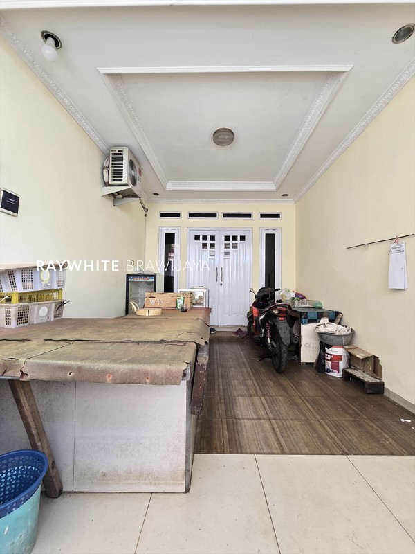 Rumah Siap Huni Bangunan 2 Lantai Area Kramat Jati 