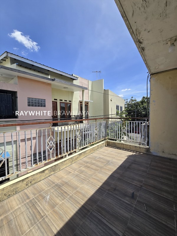 Rumah Siap Huni Bangunan 2 Lantai Area Kramat Jati 