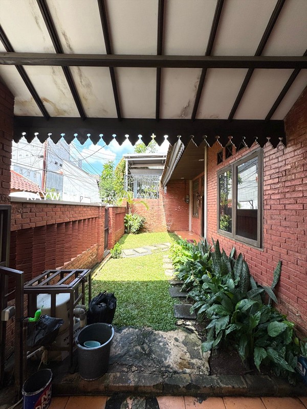 Rumah Siap Huni Lokasi Strategis Area Kebayoran Baru