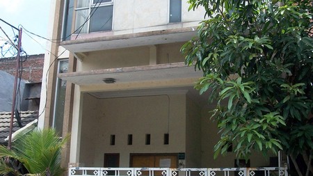 Rumah di Jl. Cendrawasih Rewwin Sidoarjo, 2 Lantai, Bagus, SIAP HUNI - LT -