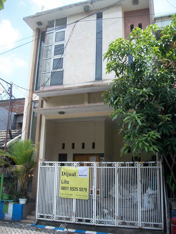 Rumah di Jl. Cendrawasih Rewwin Sidoarjo, 2 Lantai, Bagus, SIAP HUNI - LT -