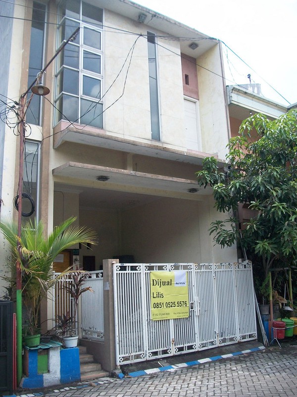 Rumah di Jl. Cendrawasih Rewwin Sidoarjo, 2 Lantai, Bagus, SIAP HUNI - LT -