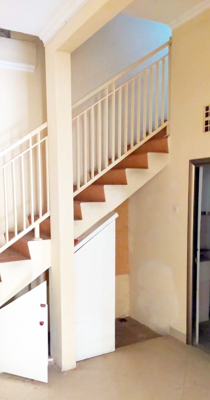 Rumah di Jl. Cendrawasih Rewwin Sidoarjo, 2 Lantai, Bagus, SIAP HUNI - LT -