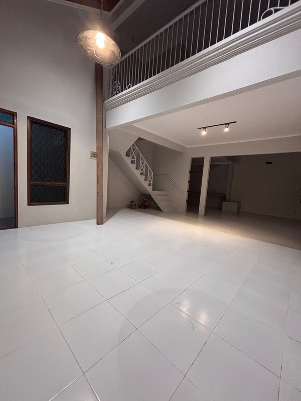 Rumah baru Renovasi, Lokasi strategis bebas banjir di Bintaro Sektor 2