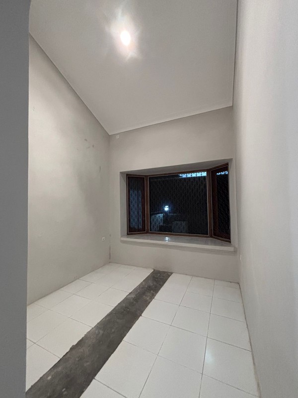 Rumah baru Renovasi, Lokasi strategis bebas banjir di Bintaro Sektor 2