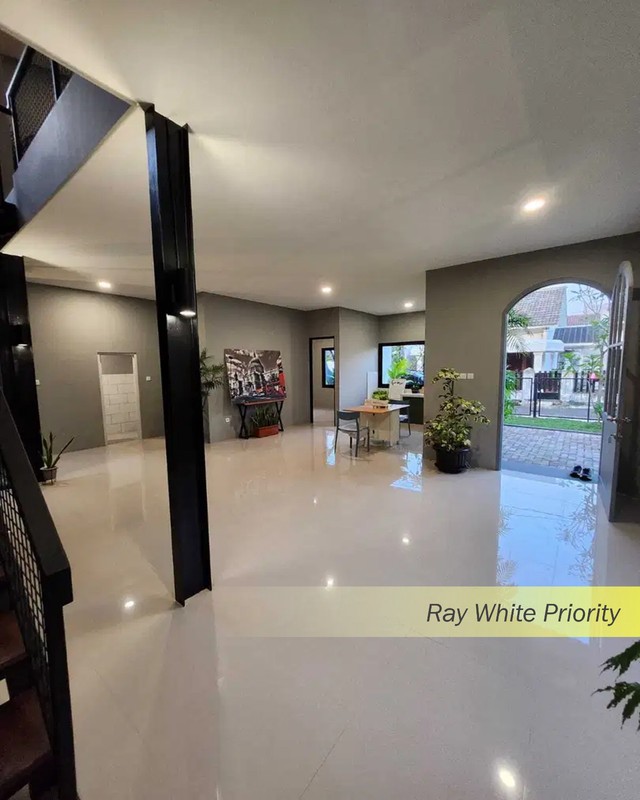 RUMAH BRAND NEW MINIMALIS SIAP HUNI DENGAN POSISI HOEK DI CIATER PERMAI , TANGERANG SELATAN