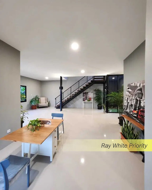 RUMAH BRAND NEW MINIMALIS SIAP HUNI DENGAN POSISI HOEK DI CIATER PERMAI , TANGERANG SELATAN