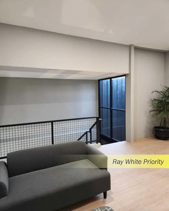 RUMAH BRAND NEW MINIMALIS SIAP HUNI DENGAN POSISI HOEK DI CIATER PERMAI , TANGERANG SELATAN