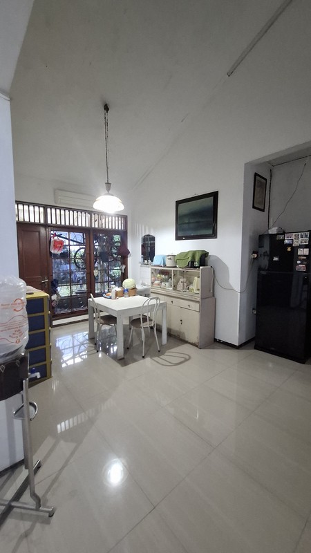 Disewakan Rumah Raya Darmo Permai Selatan Surabaya - Cocok untuk Usaha