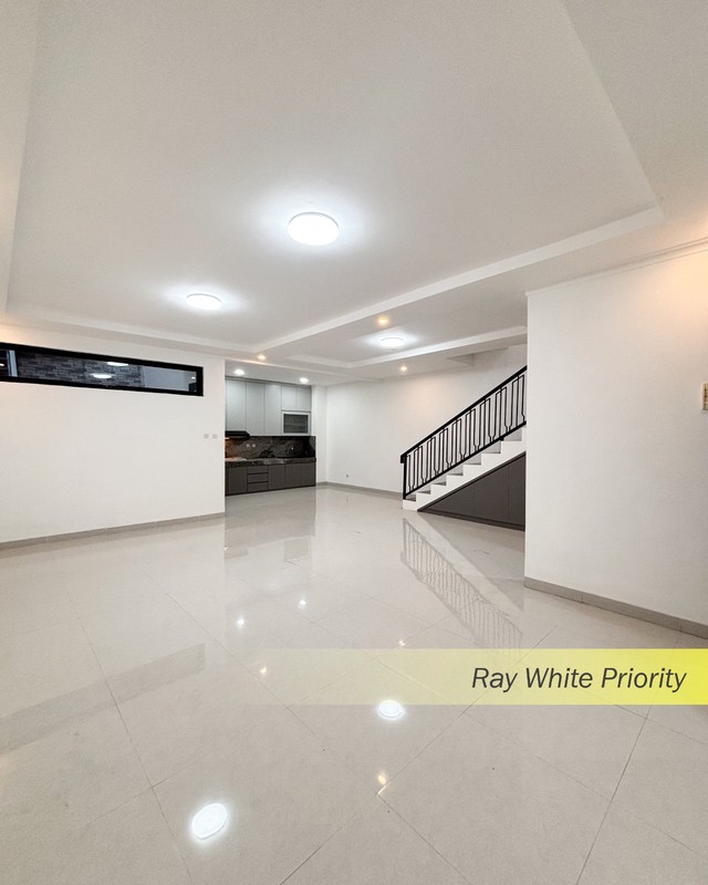 Brand New Minimalis Modern Dalam Cluster Siap Huni Di Bintaro, Tangerang Selatan