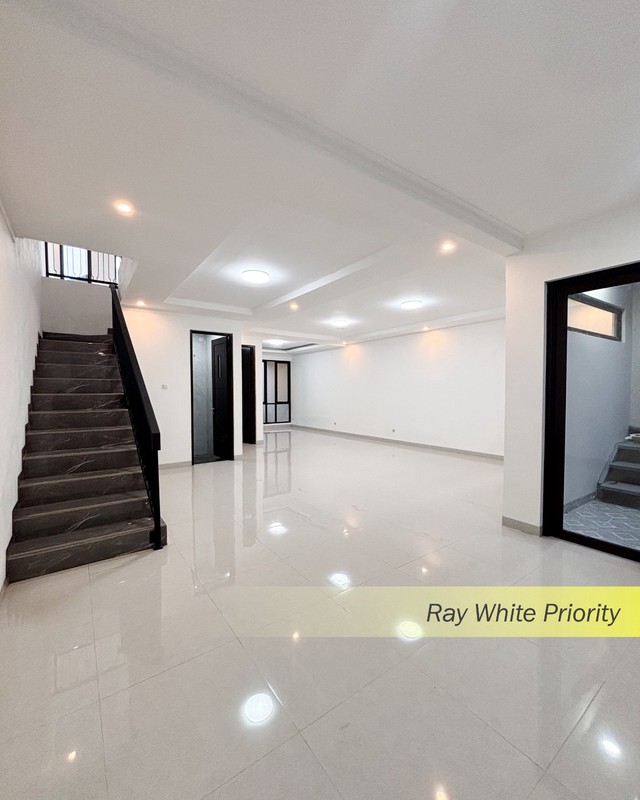 Brand New Minimalis Modern Dalam Cluster Siap Huni Di Bintaro, Tangerang Selatan