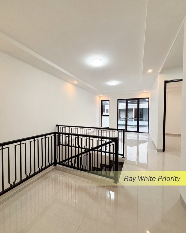 Brand New Minimalis Modern Dalam Cluster Siap Huni Di Bintaro, Tangerang Selatan