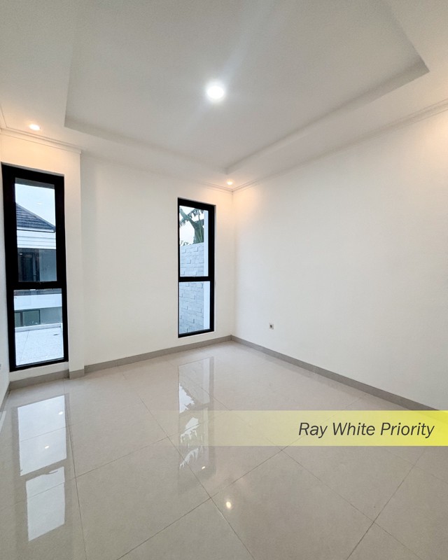 Brand New Minimalis Modern Dalam Cluster Siap Huni Di Bintaro, Tangerang Selatan
