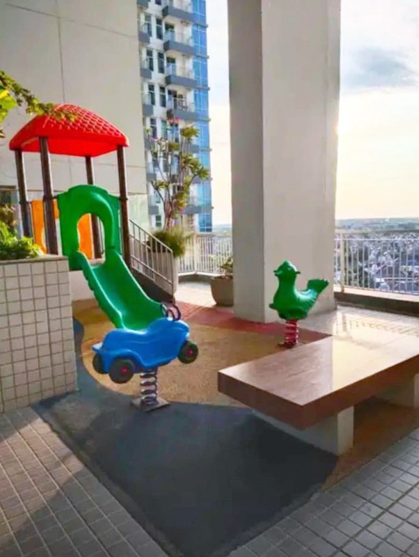 Apartemen BENSON PAKUWON MALL Lantai 27 Surabaya Barat, View Pool & City - LM -