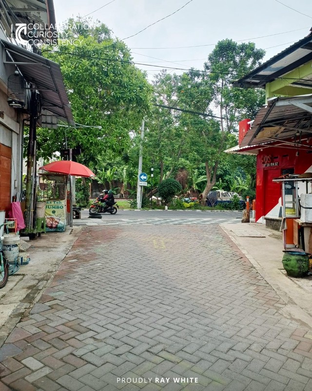 Jual Rumah Siwalankerto Surabaya Selatan Lokasi Strategis Dekat Tol Waru, Dekat Jalur Utama Ahmad Yani, Dekat Terminal Bungurasih Surabaya, Dekat Jalur Utama Kota. Tentunya Kawasan Bebas Banjir 