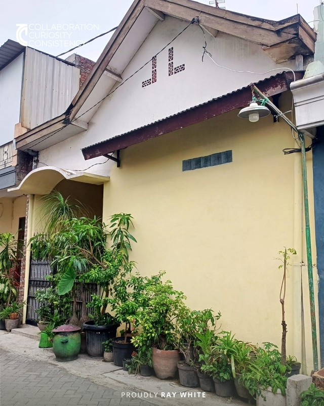 Jual Rumah Siwalankerto Surabaya Selatan Lokasi Strategis Dekat Tol Waru, Dekat Jalur Utama Ahmad Yani, Dekat Terminal Bungurasih Surabaya, Dekat Jalur Utama Kota. Tentunya Kawasan Bebas Banjir 